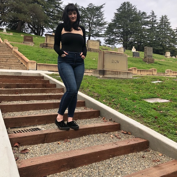 Meet your Posher, Heather - Picture 5 of 5